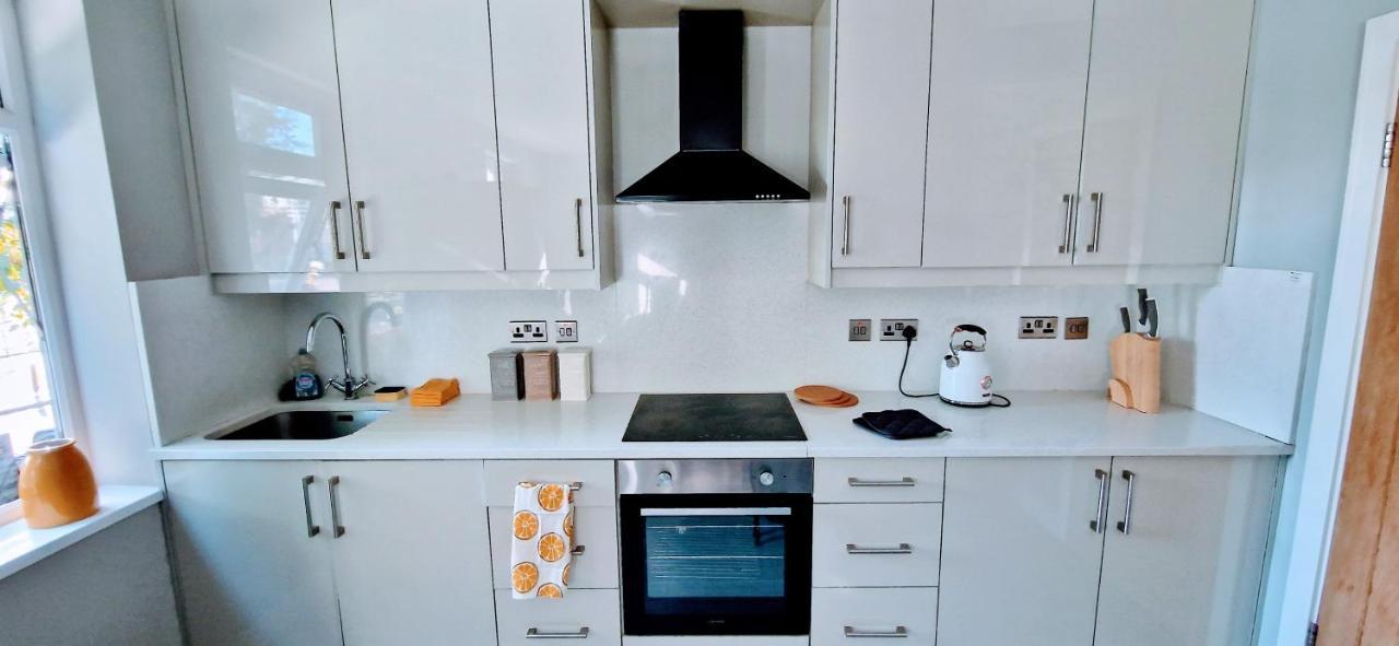 Central Reading Modern 3Br Flat - Walk To Station And High Street 外观 照片