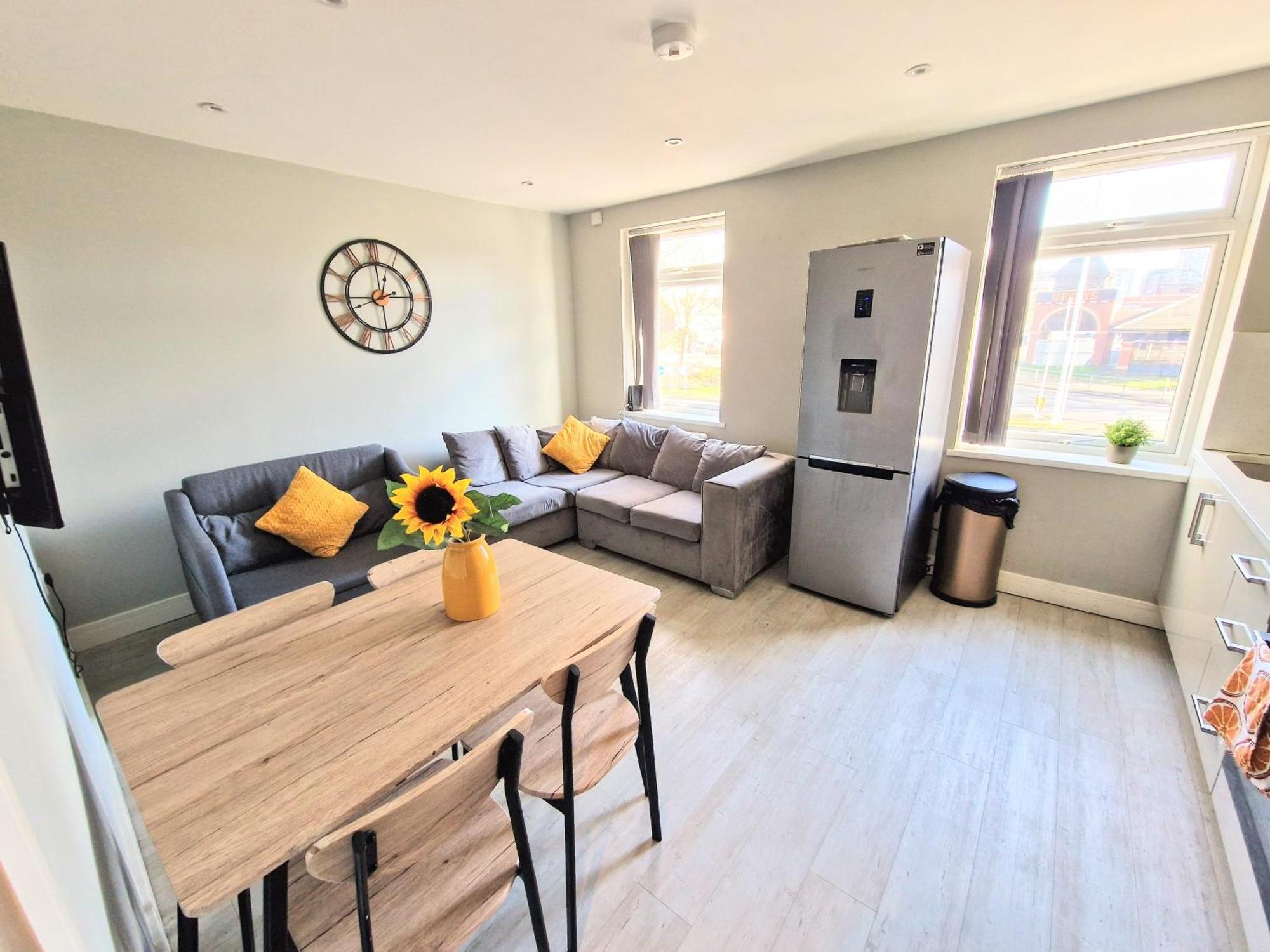 Central Reading Modern 3Br Flat - Walk To Station And High Street 外观 照片